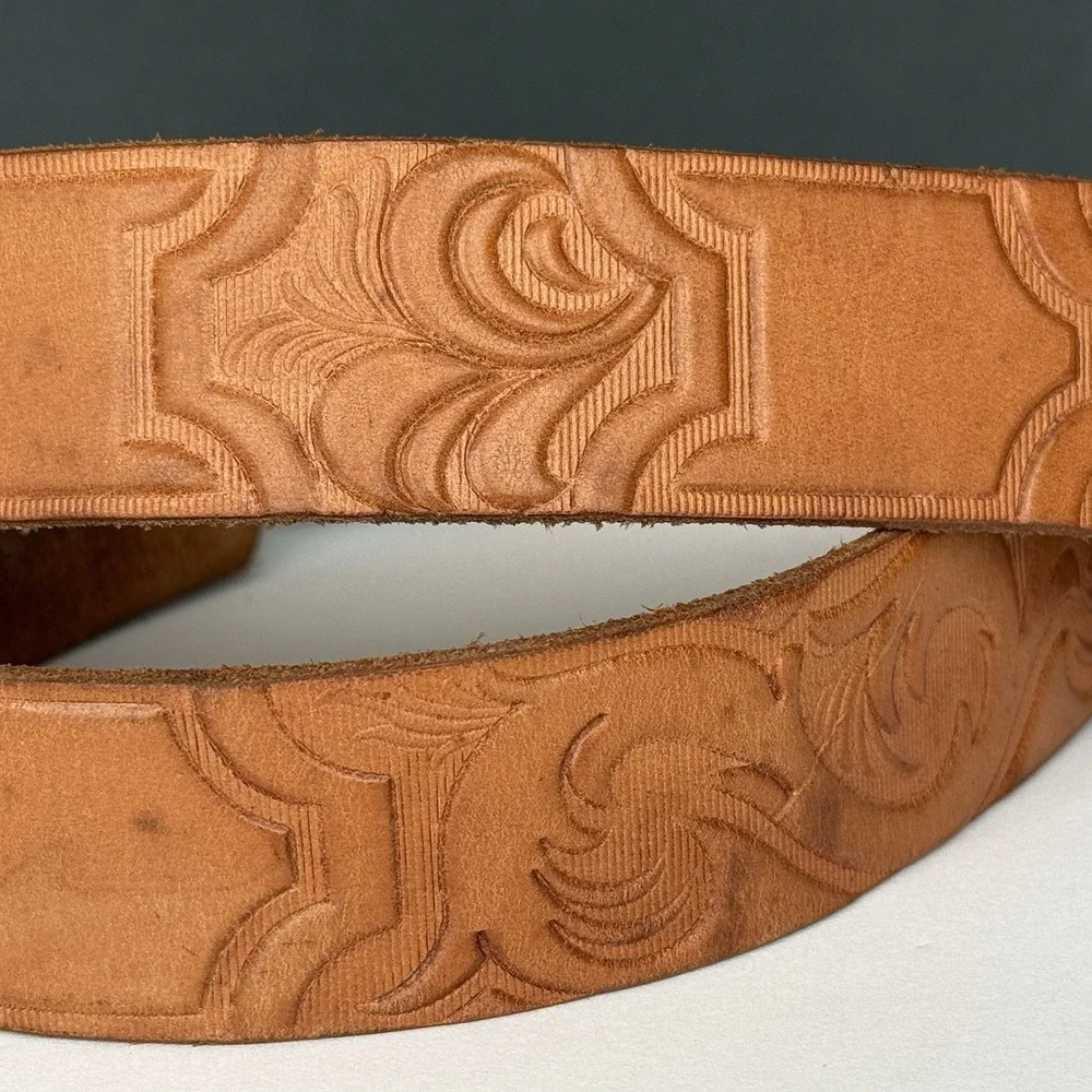 VTG Girls Embossed Leather Western Belt Floral Peg Buckle Tan/Brown Size Small